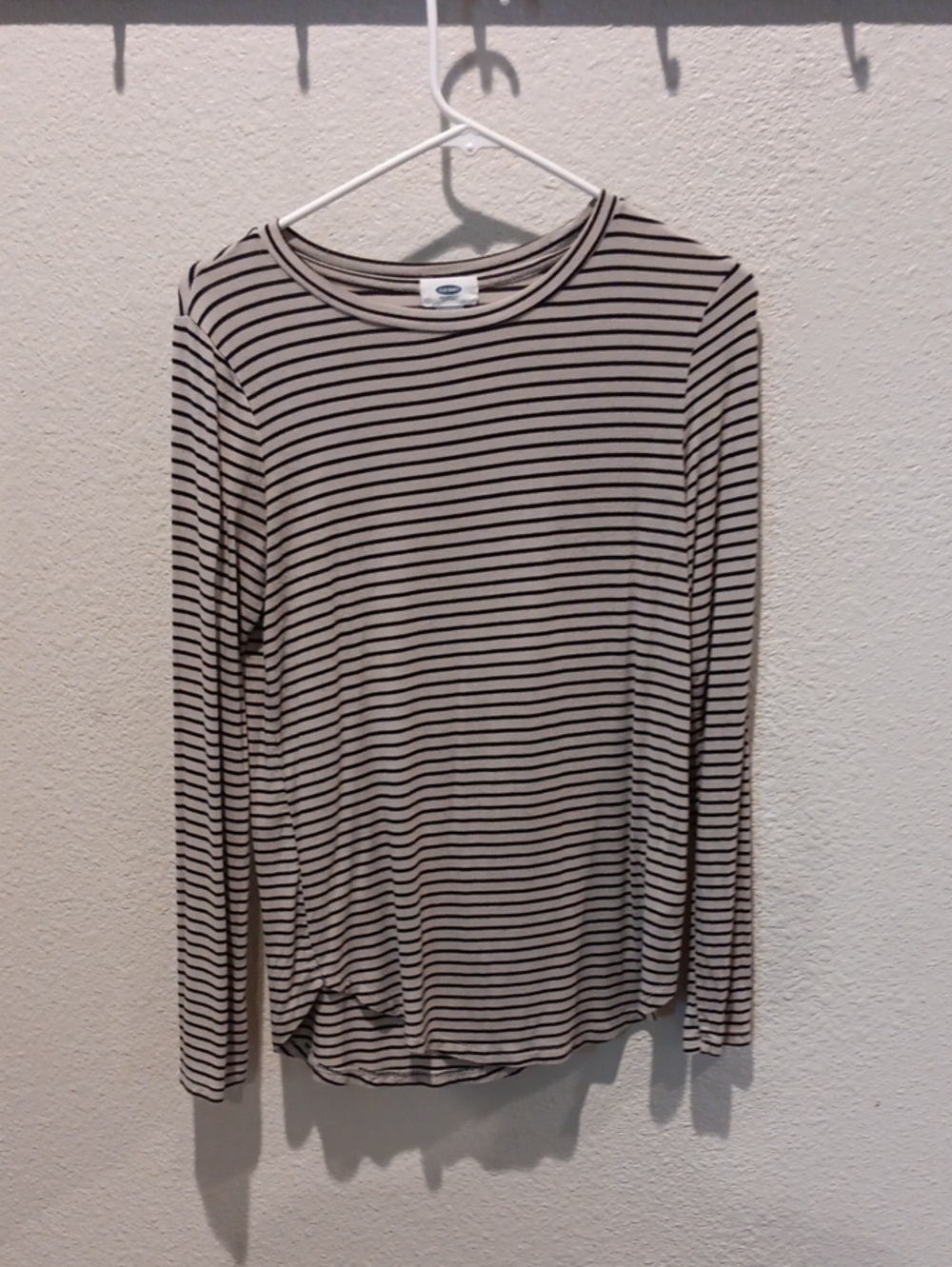 Striped Long-Sleeve Crewneck Top - Beige/Black